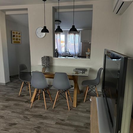 Private Modern Apartment Néa Róda Kültér fotó