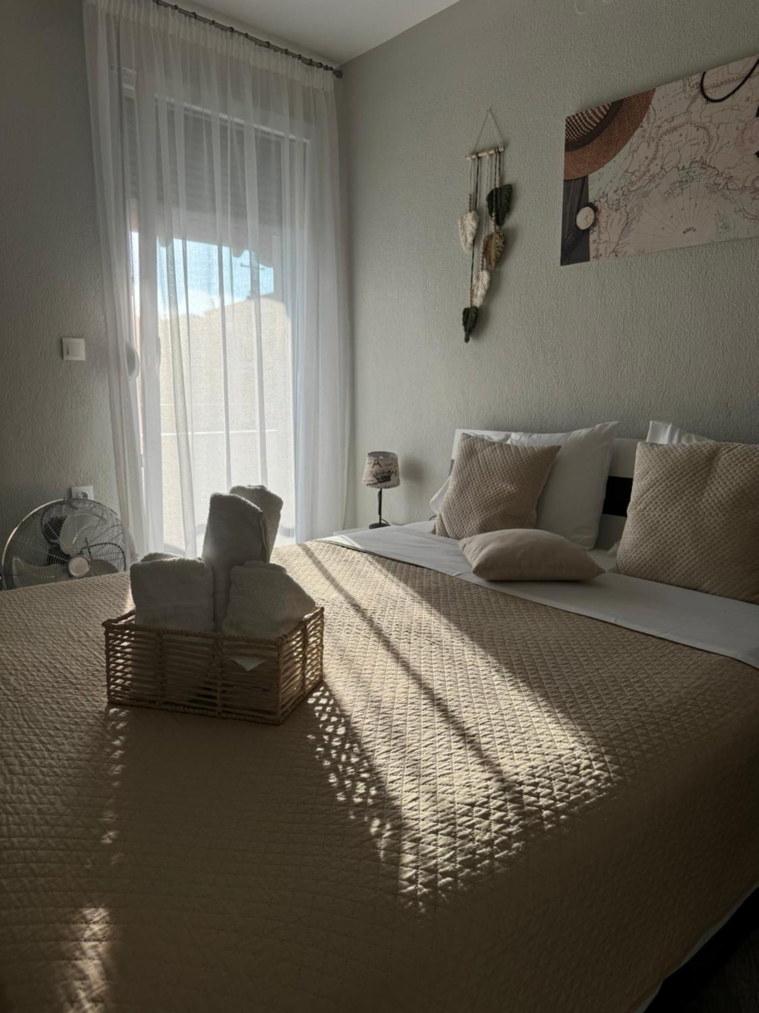 Private Modern Apartment Néa Róda Kültér fotó