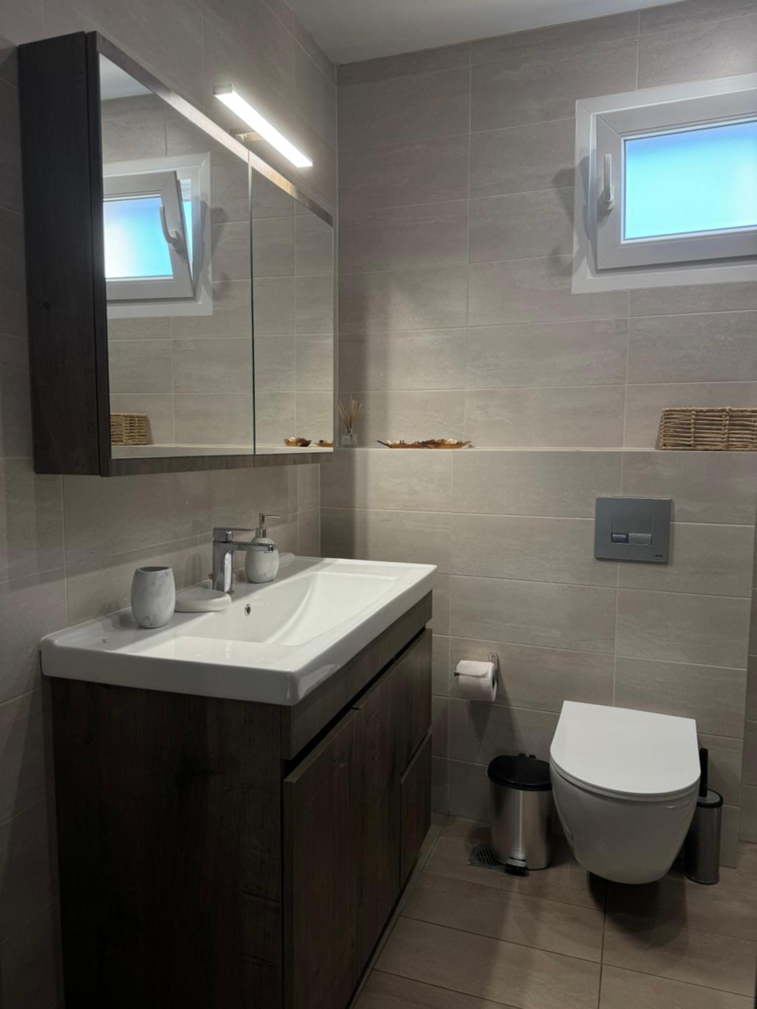 Private Modern Apartment Néa Róda Kültér fotó